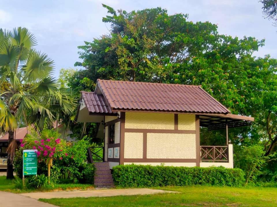 Rs Phong Riverside Resort Кхон Каен Екстериор снимка